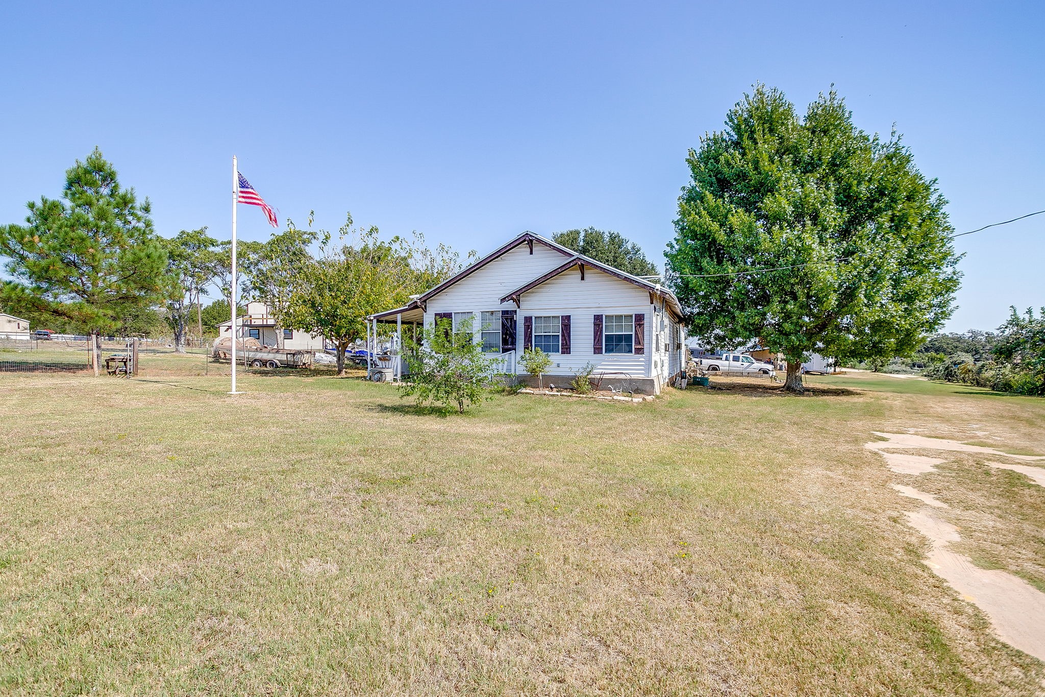 1035 Summit Drive Springtown TX 76082