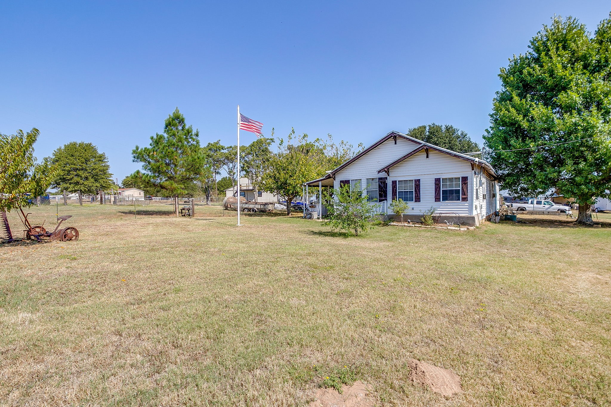1035 Summit Drive Springtown TX 76082