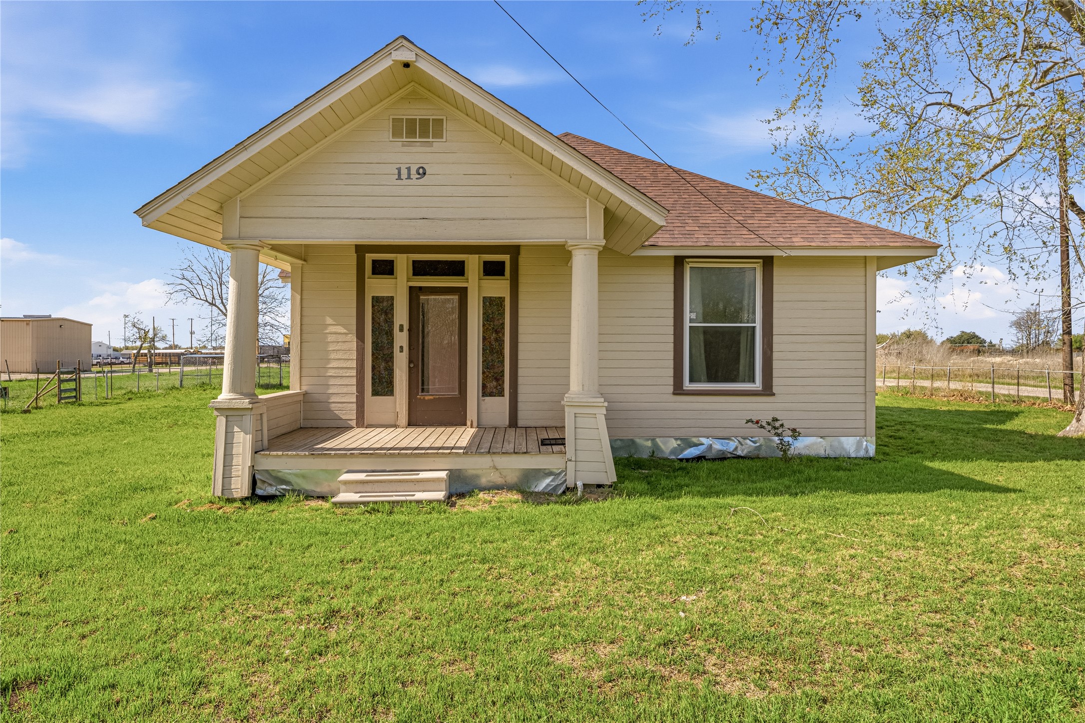 119 County Road 3007 Lott TX 76656