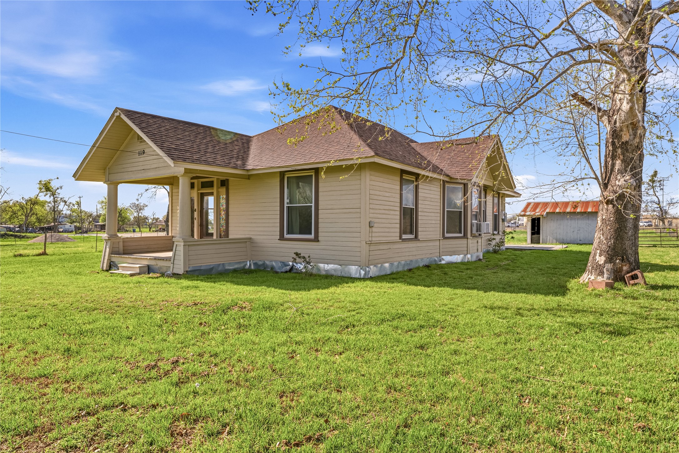 119 County Road 3007 Lott TX 76656