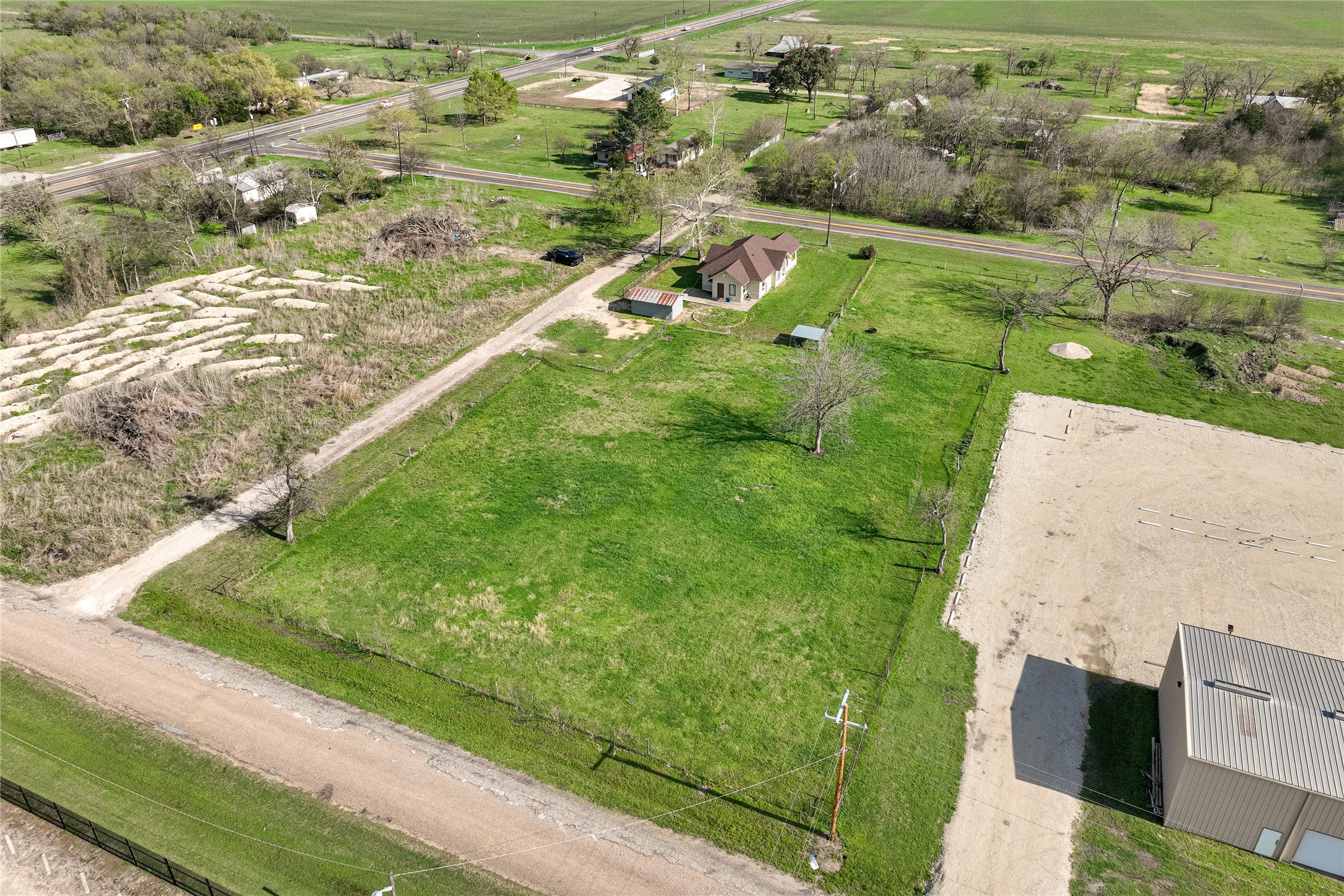 119 County Road 3007 Lott TX 76656
