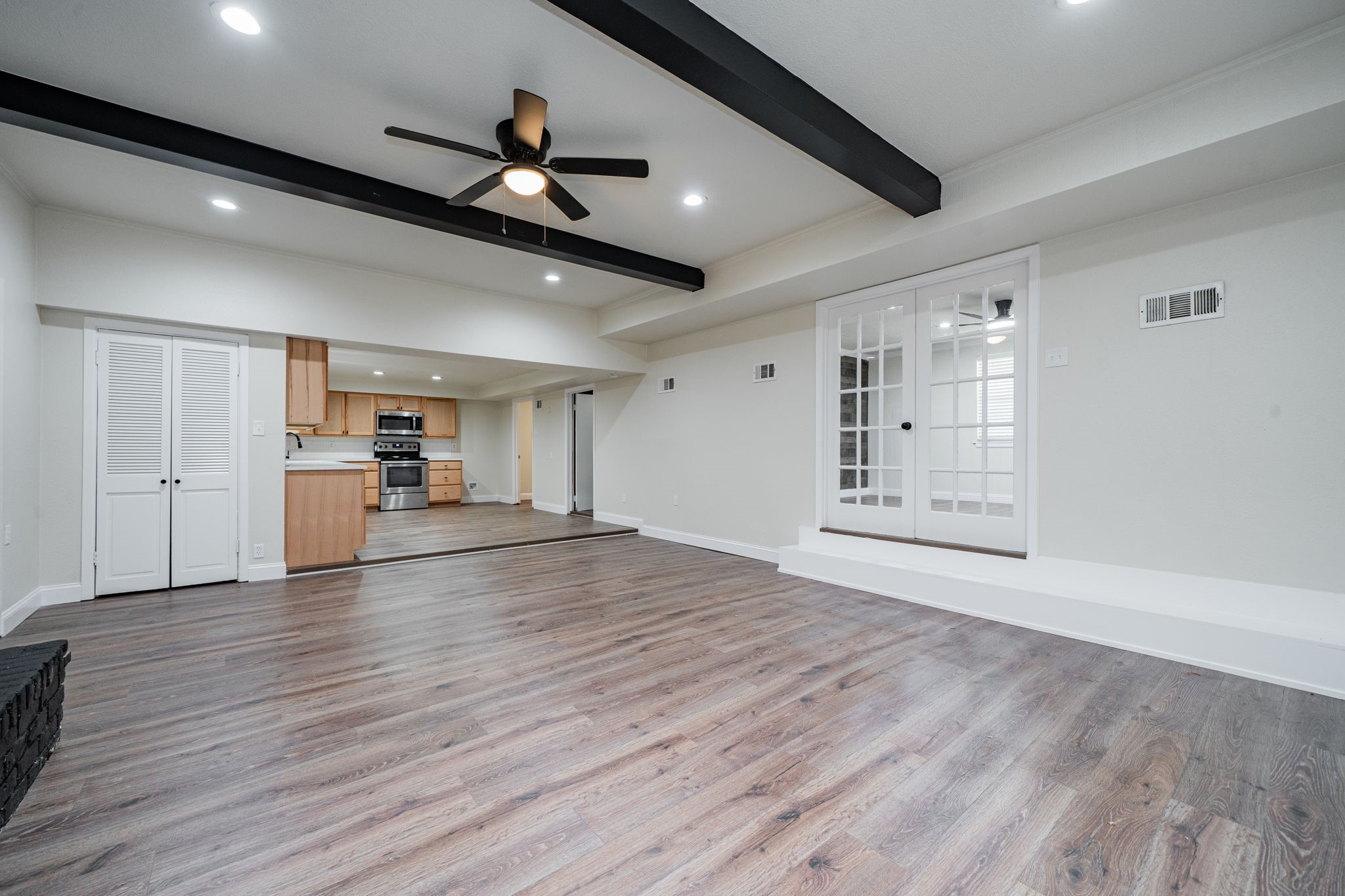 805 9th Street Grand Prairie TX 75050