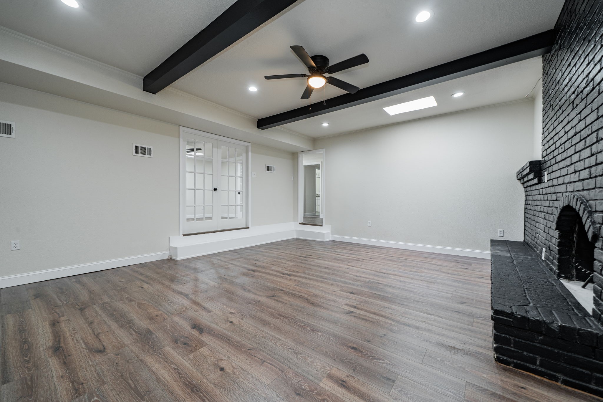 805 9th Street Grand Prairie TX 75050