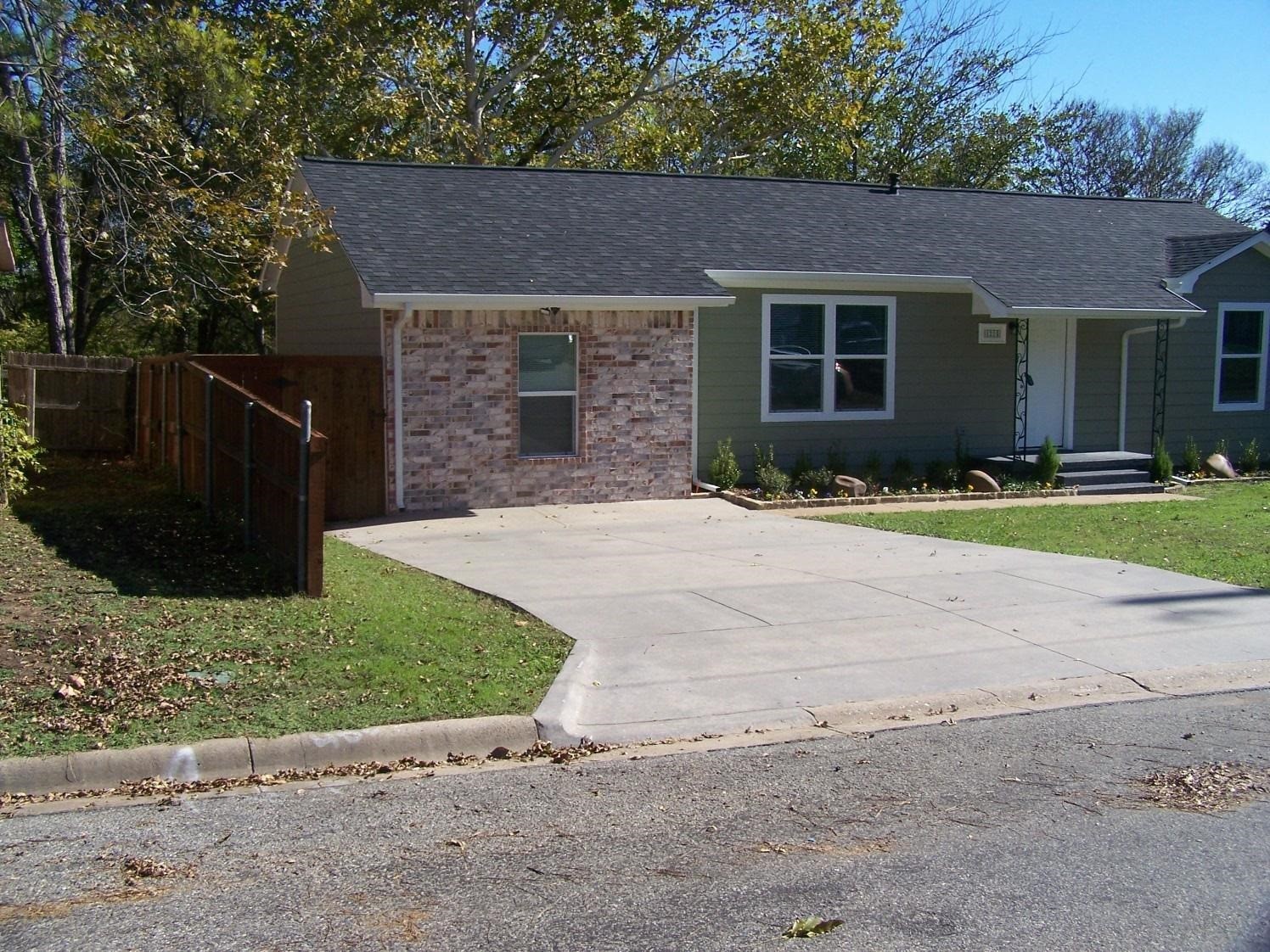 1215 S Vaden Street Sherman TX 75090