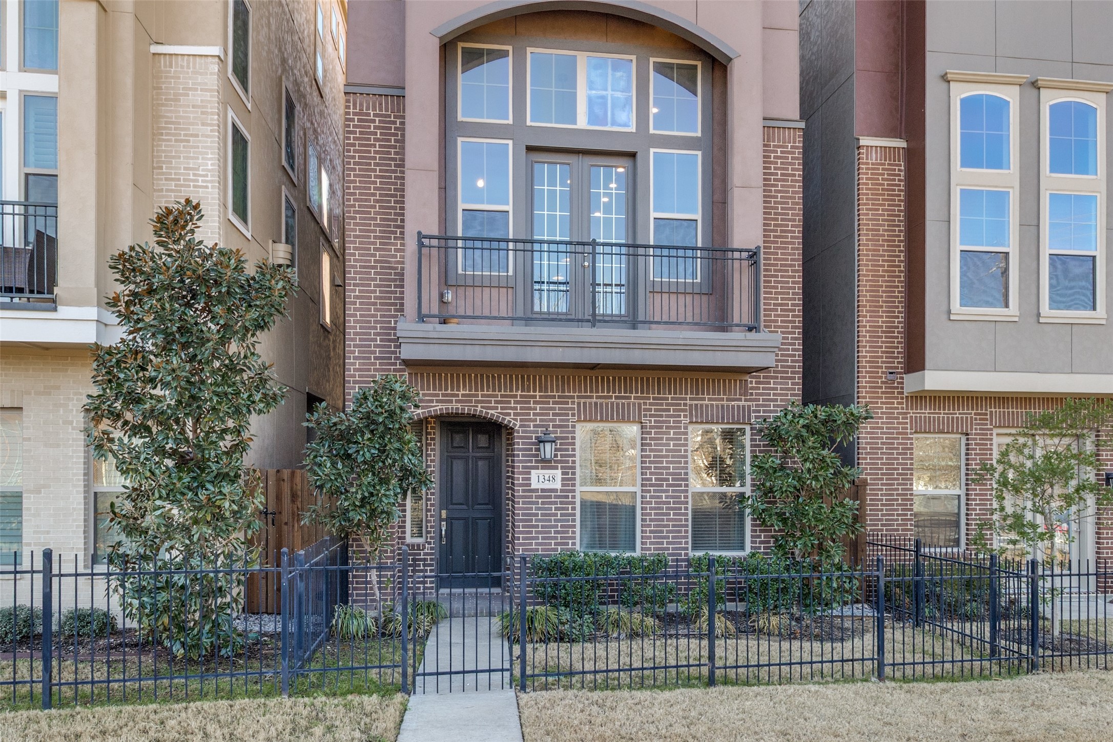 1348 Arch Place Dallas TX 75215