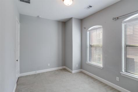 1348 Arch Place Dallas TX 75215