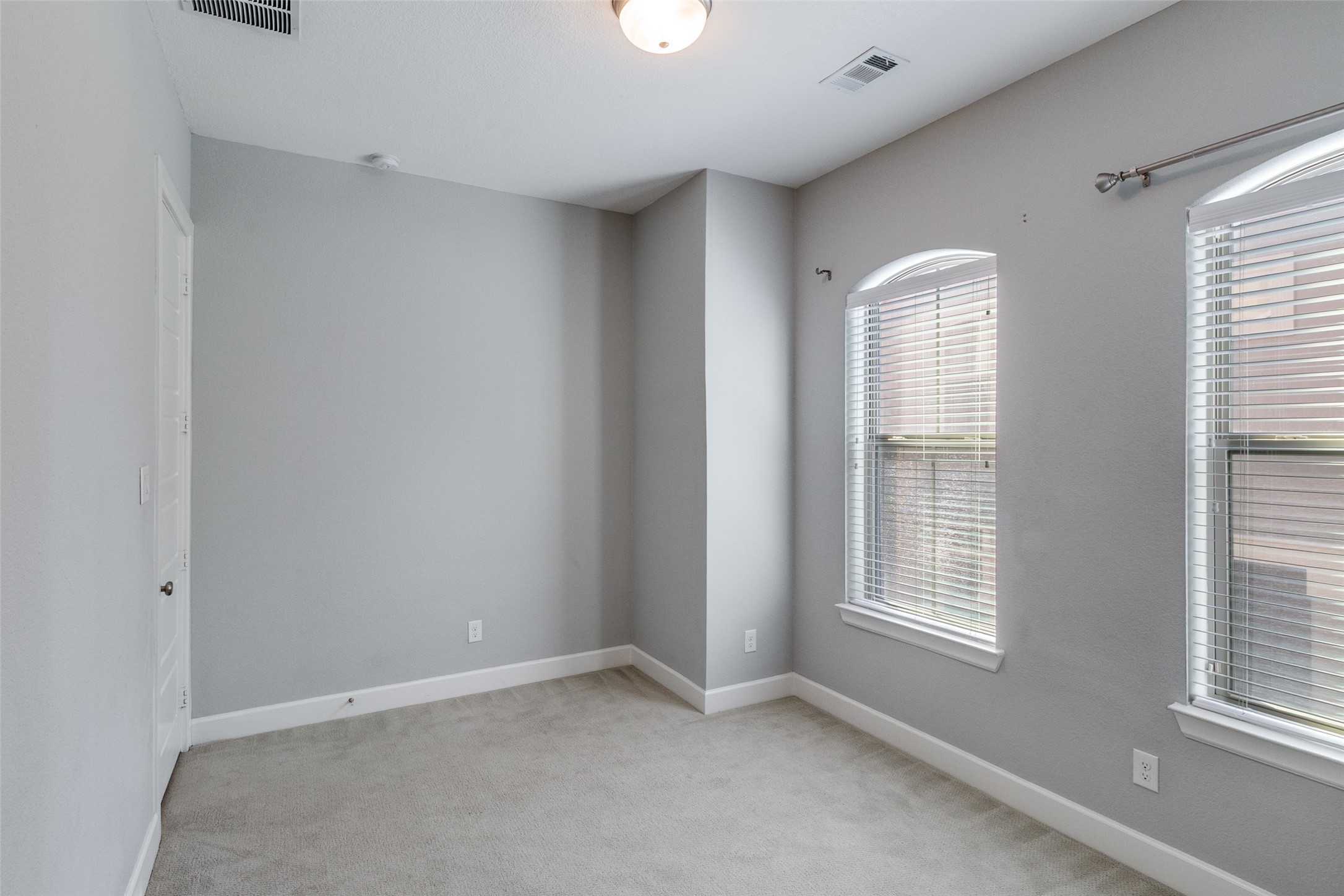 1348 Arch Place Dallas TX 75215