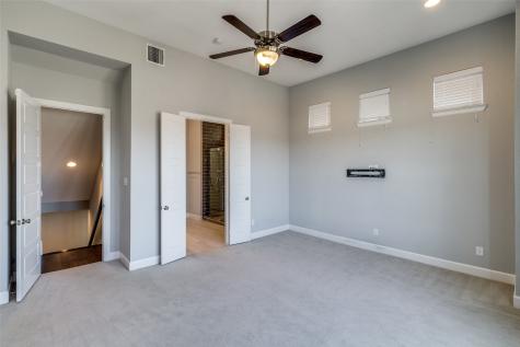 1348 Arch Place Dallas TX 75215