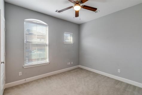 1348 Arch Place Dallas TX 75215