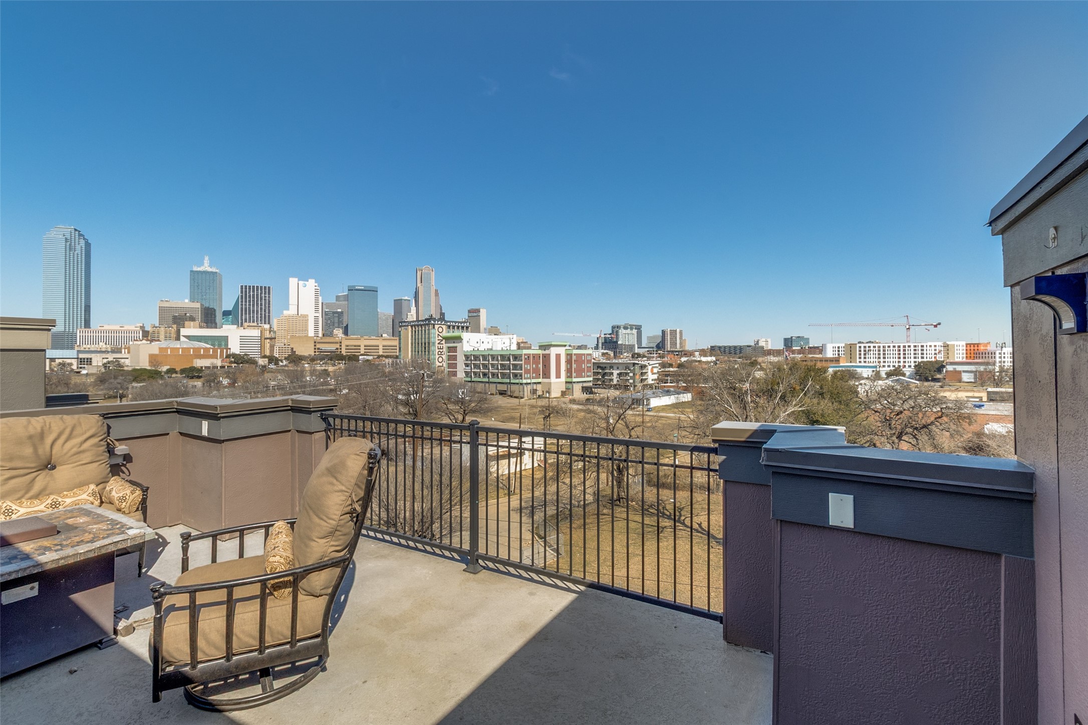 1348 Arch Place Dallas TX 75215