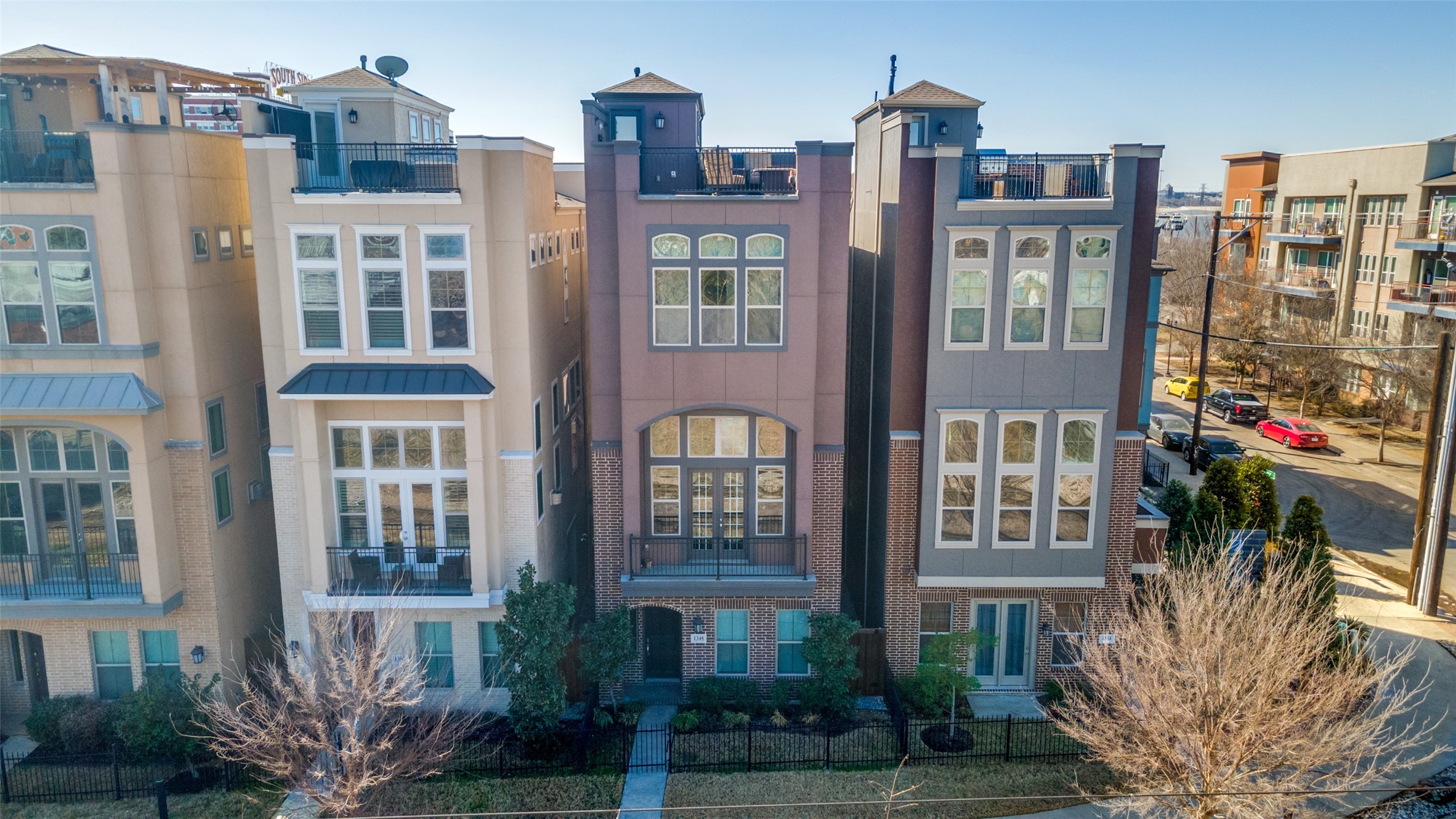 1348 Arch Place Dallas TX 75215