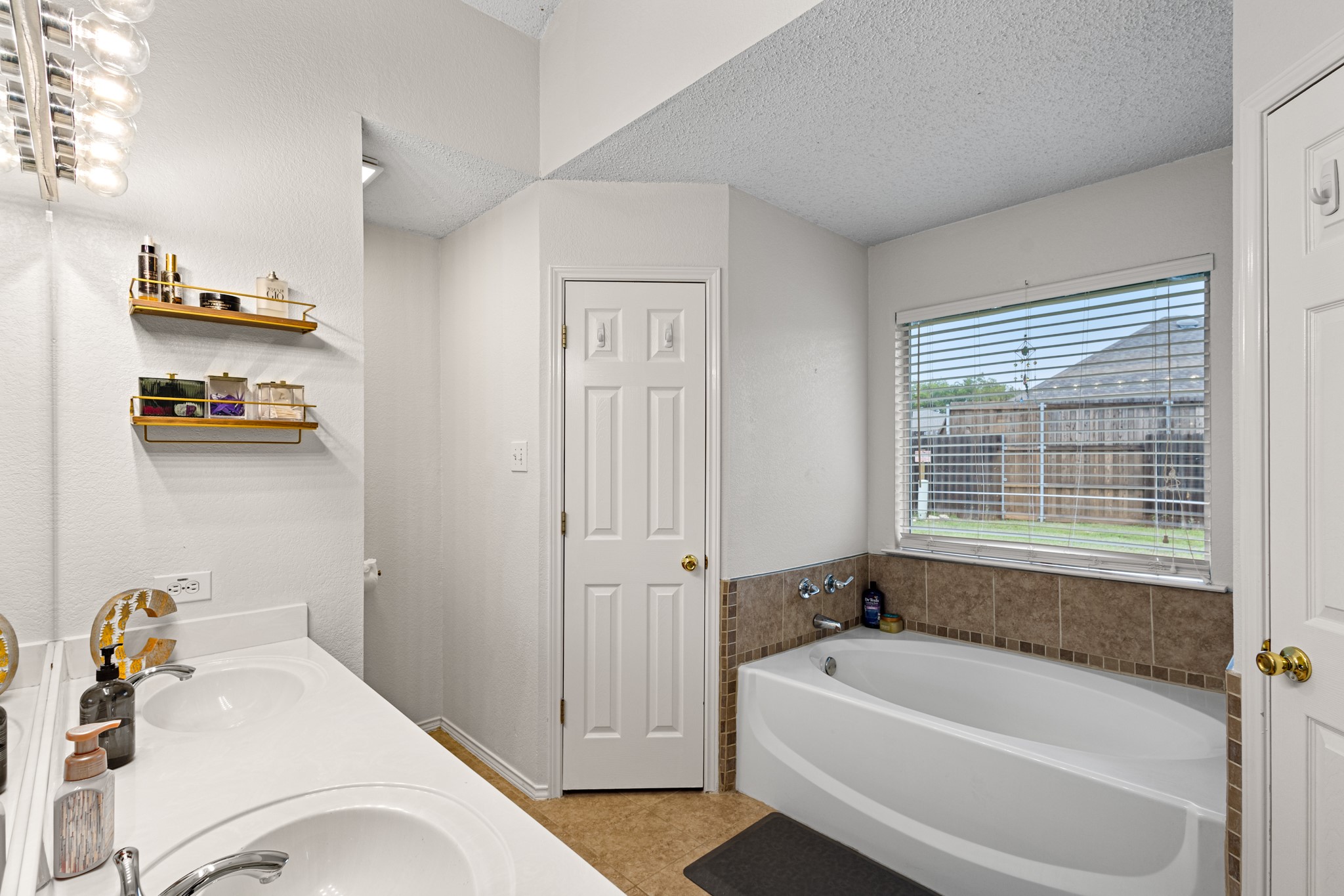 101 Saint James Court Rhome TX 76078