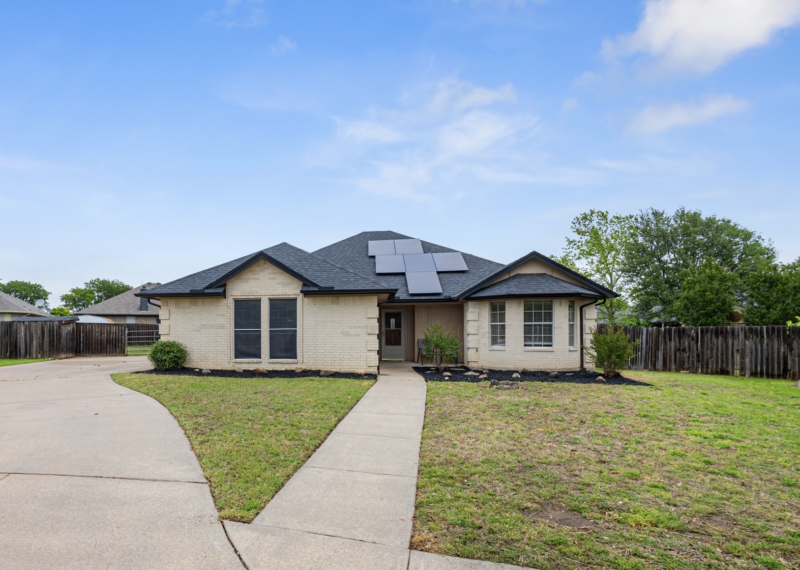 101 Saint James Court Rhome TX 76078