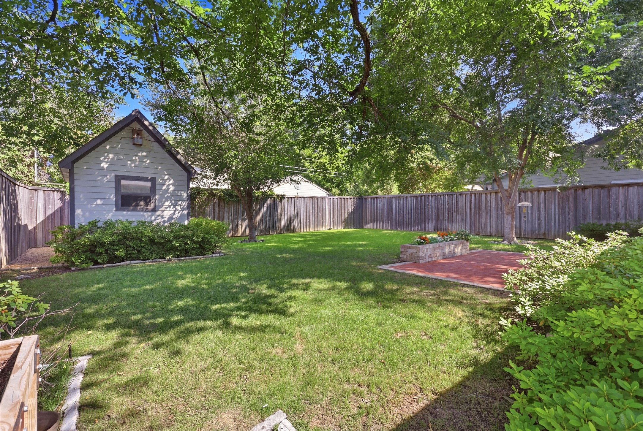 4329 Taos Road Dallas TX 75209