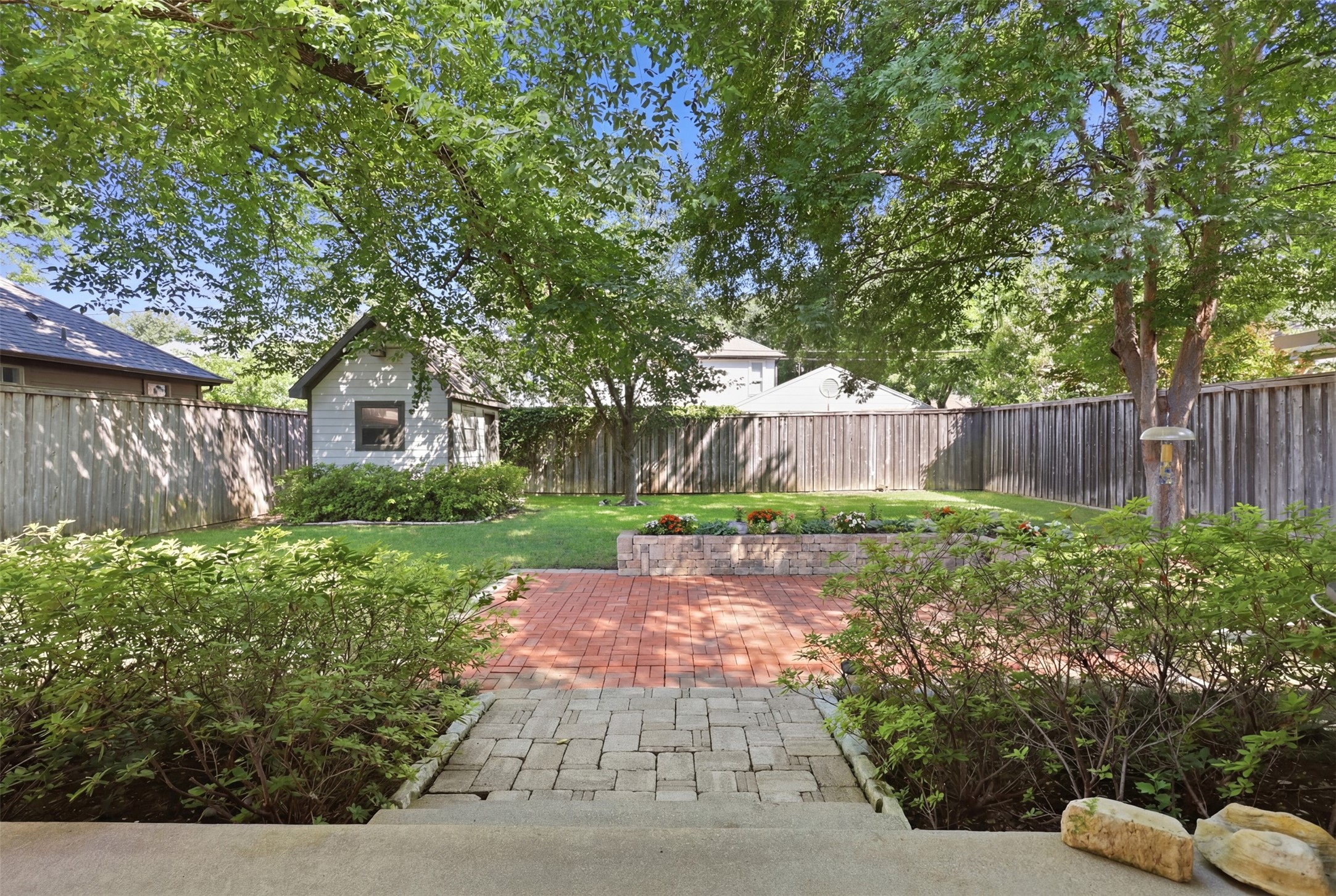 4329 Taos Road Dallas TX 75209