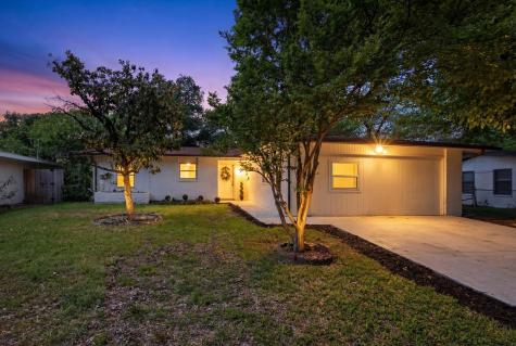 2424 Cloverdale Street Arlington TX 76010