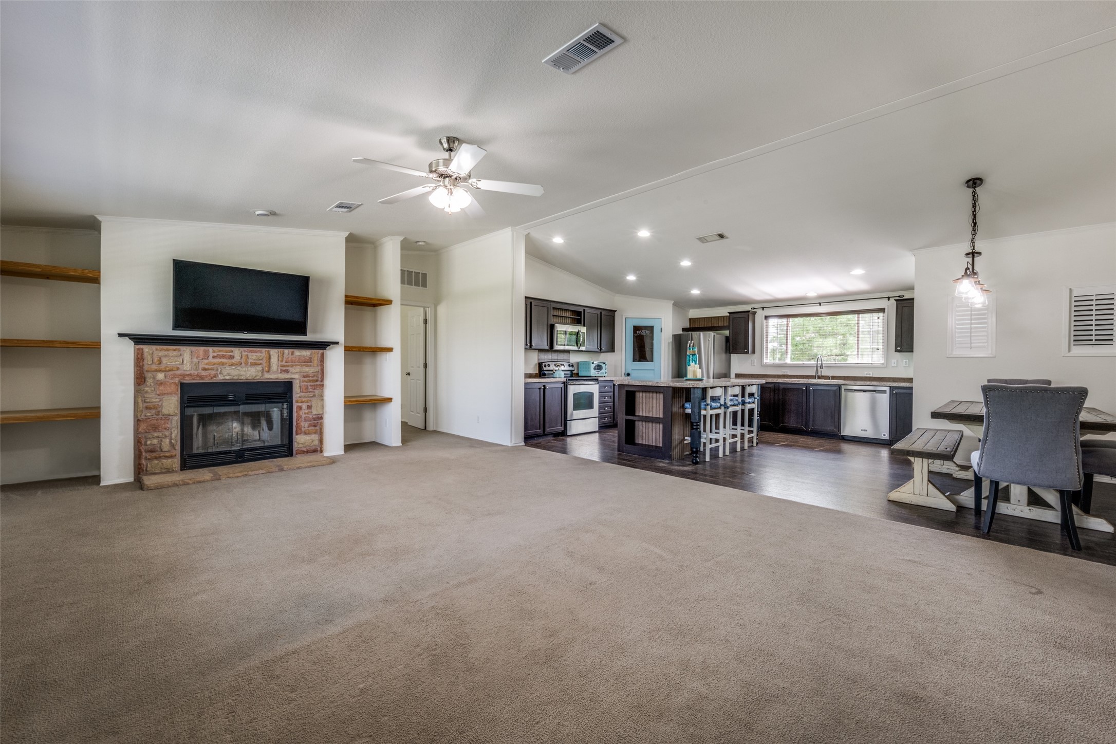 223 Slayden Drive Sunset TX 76270