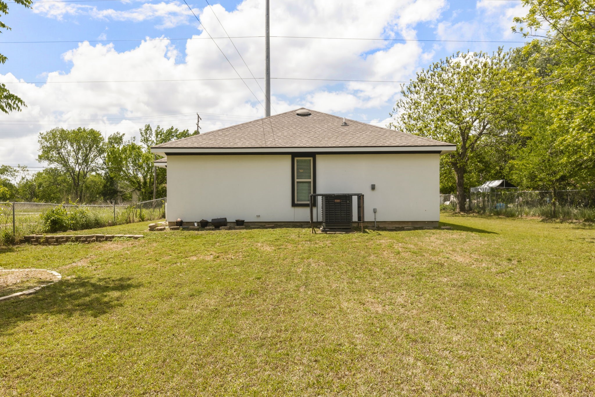 535 S Belknap Street Mexia TX 76667
