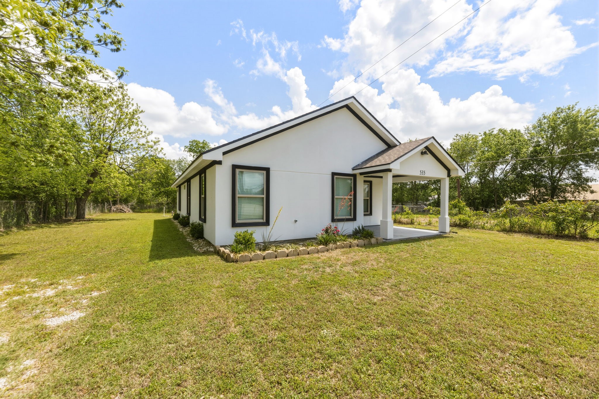 535 S Belknap Street Mexia TX 76667