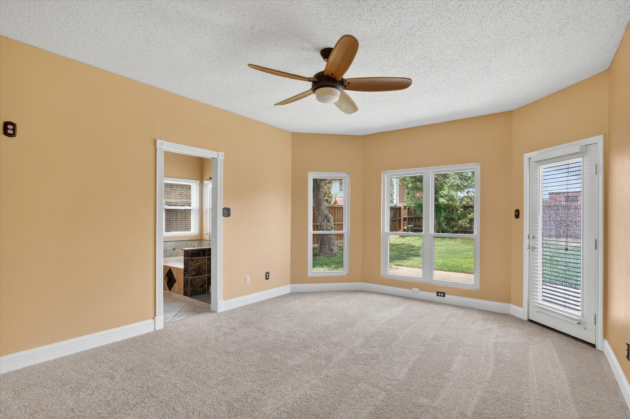 211 Milton Drive Arlington TX 76002