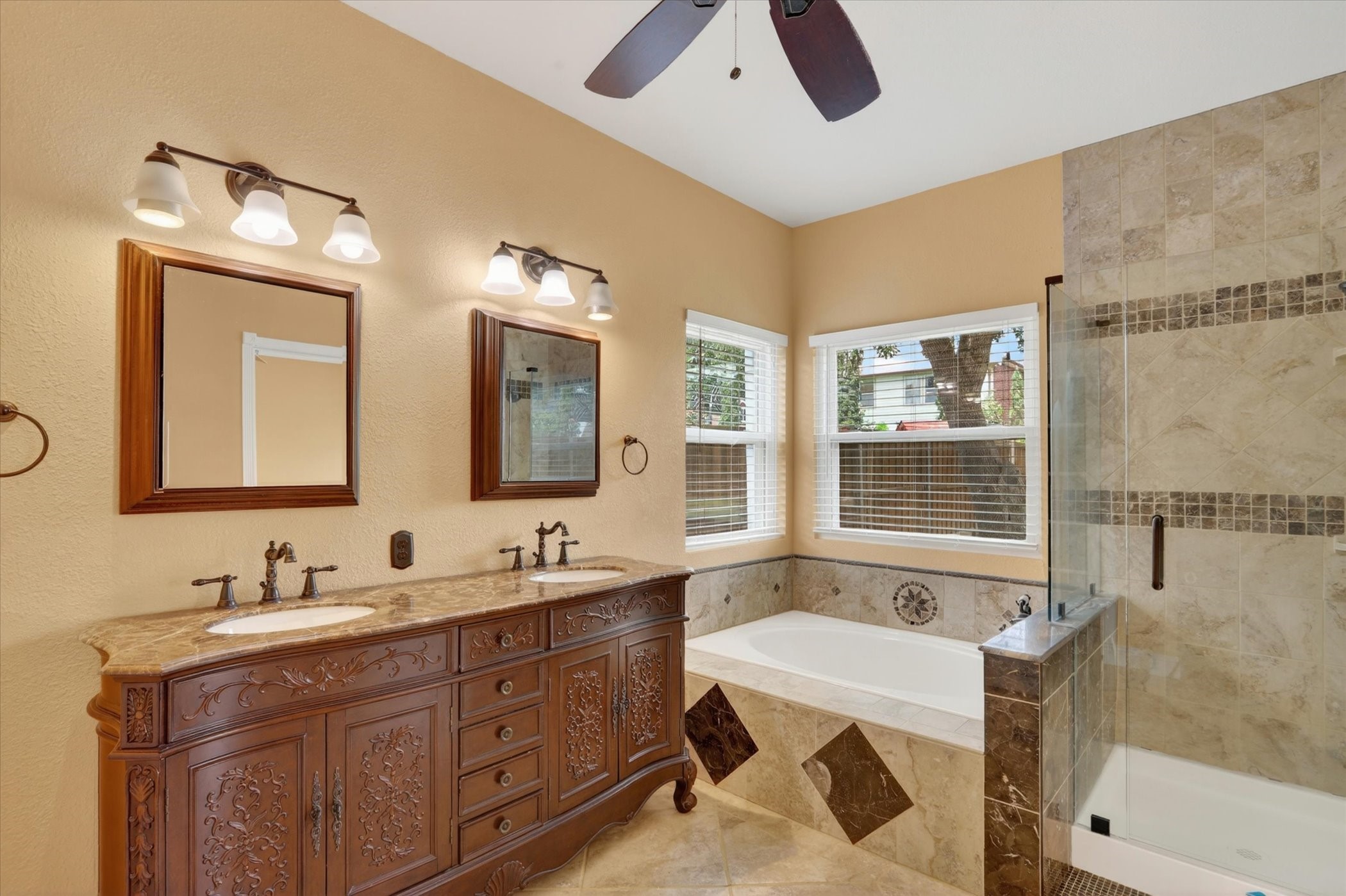 211 Milton Drive Arlington TX 76002