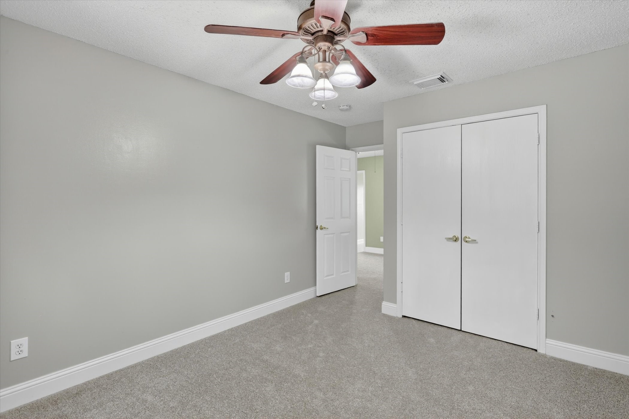 211 Milton Drive Arlington TX 76002