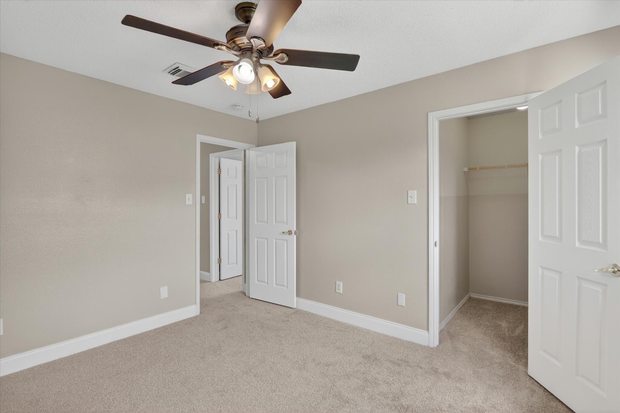 211 Milton Drive Arlington TX 76002