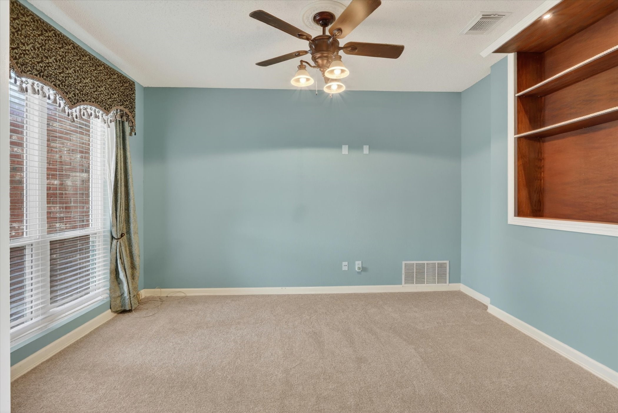 211 Milton Drive Arlington TX 76002