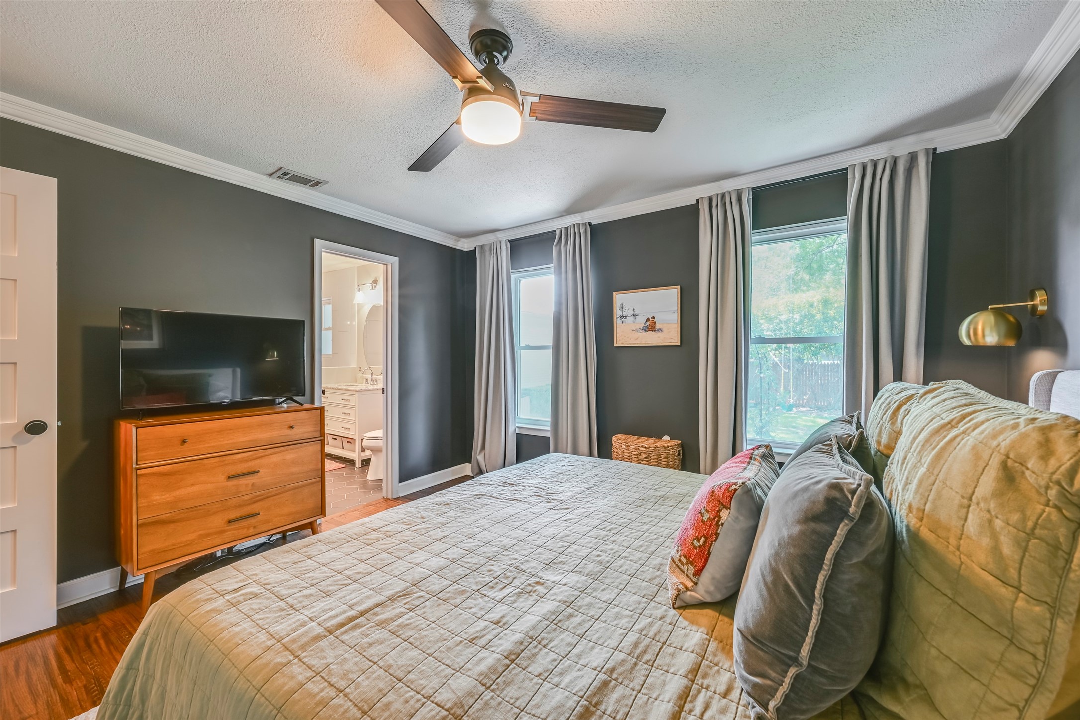5815 Clendenin Avenue Dallas TX 75228