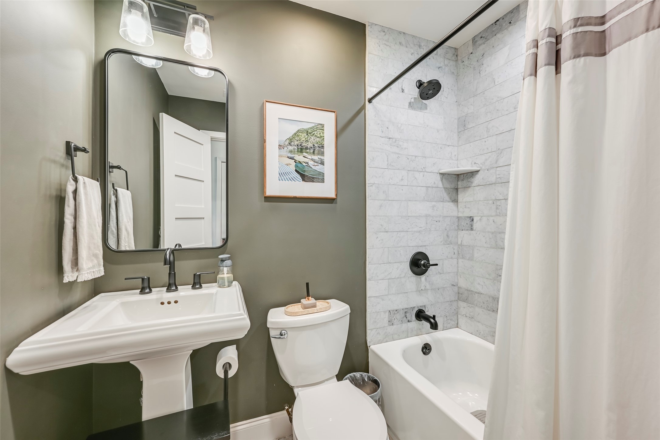 5815 Clendenin Avenue Dallas TX 75228