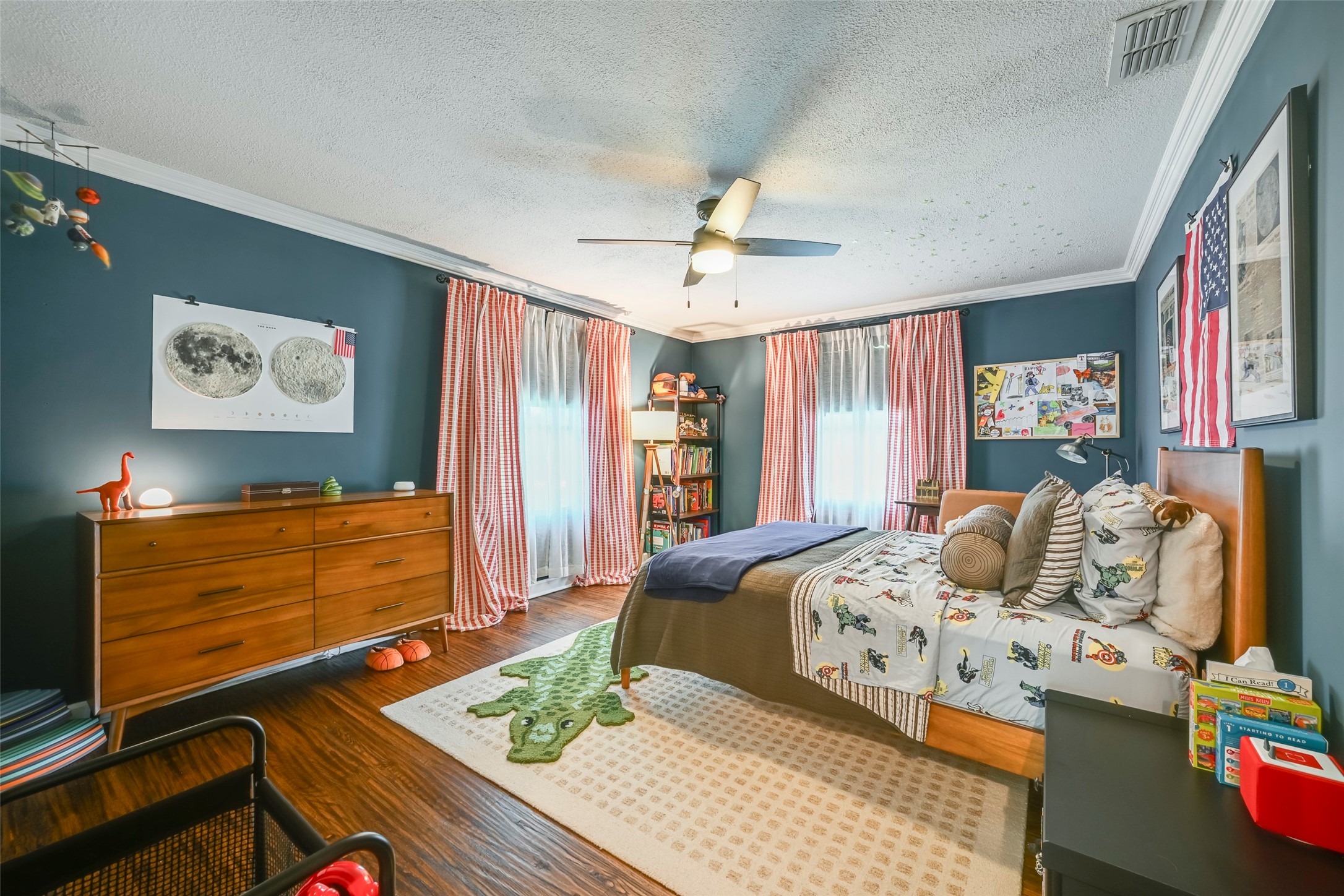 5815 Clendenin Avenue Dallas TX 75228