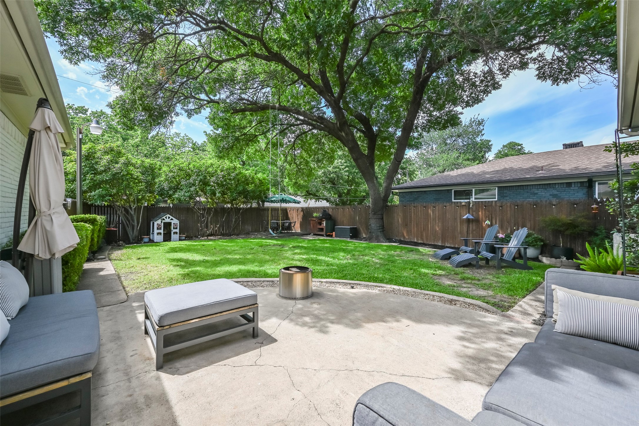 5815 Clendenin Avenue Dallas TX 75228
