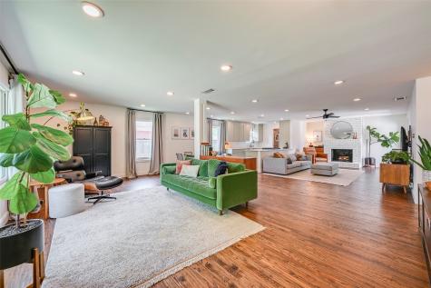 5815 Clendenin Avenue Dallas TX 75228