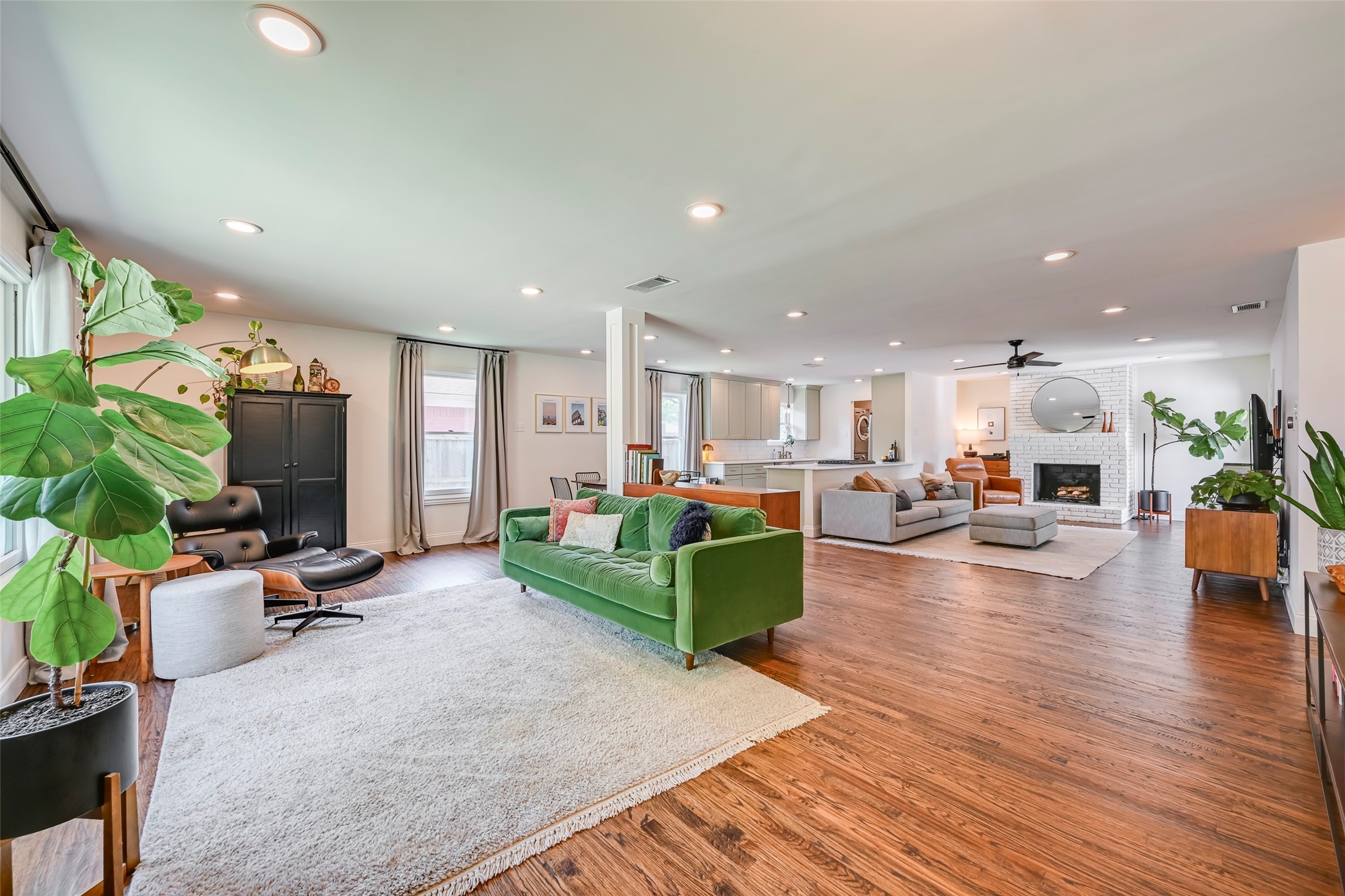 5815 Clendenin Avenue Dallas TX 75228