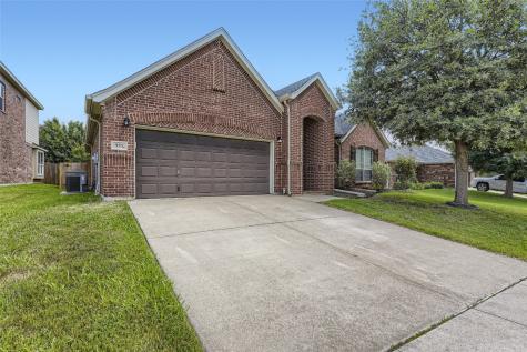 933 Yucca Court Burleson TX 76028