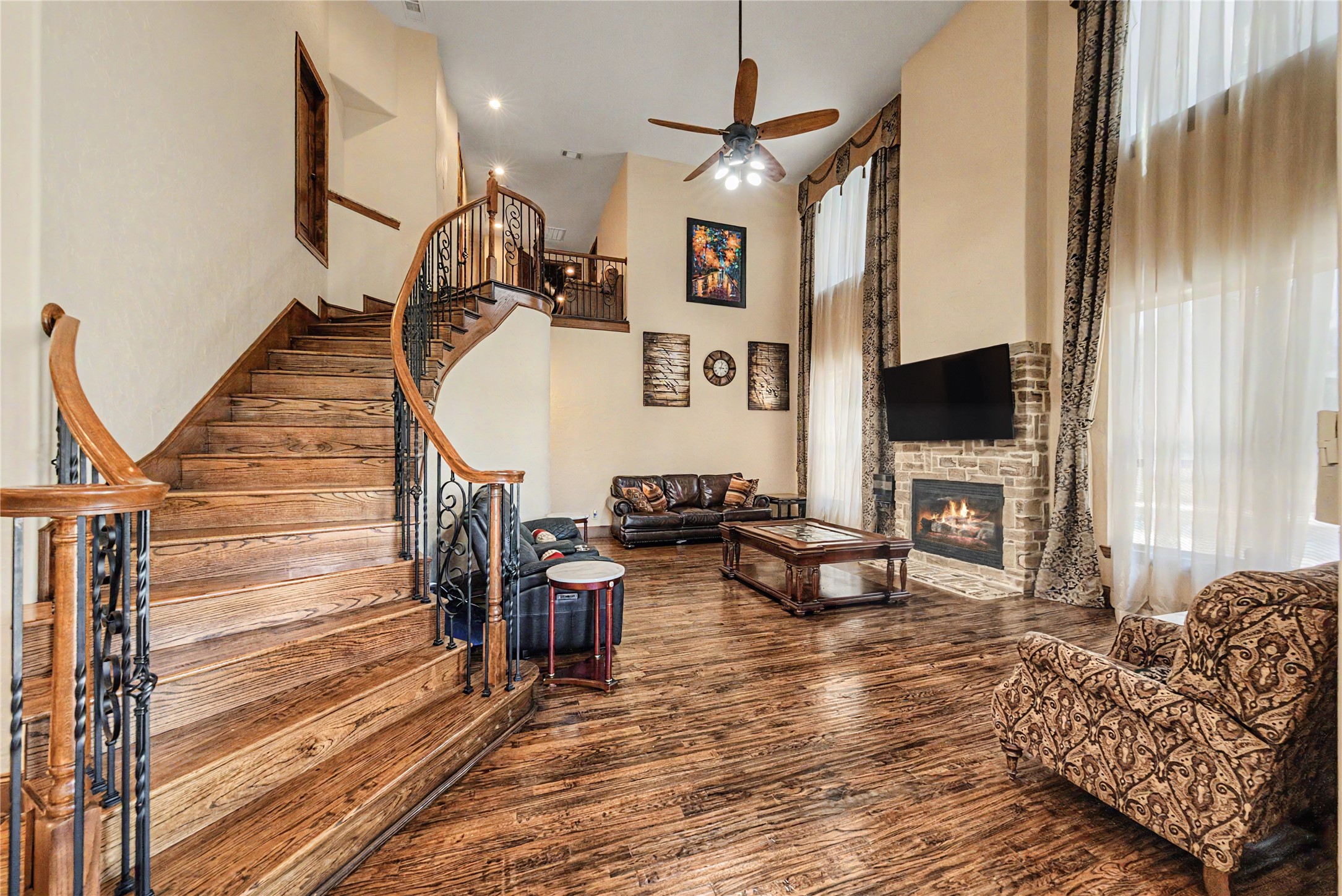 112 Diamond Rose Drive Burleson TX 76028