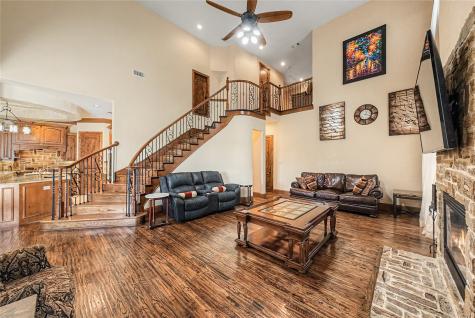 112 Diamond Rose Drive Burleson TX 76028