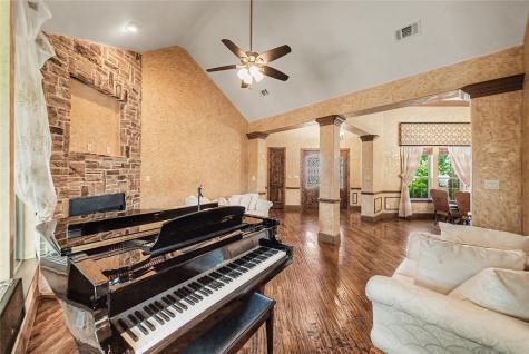 112 Diamond Rose Drive Burleson TX 76028