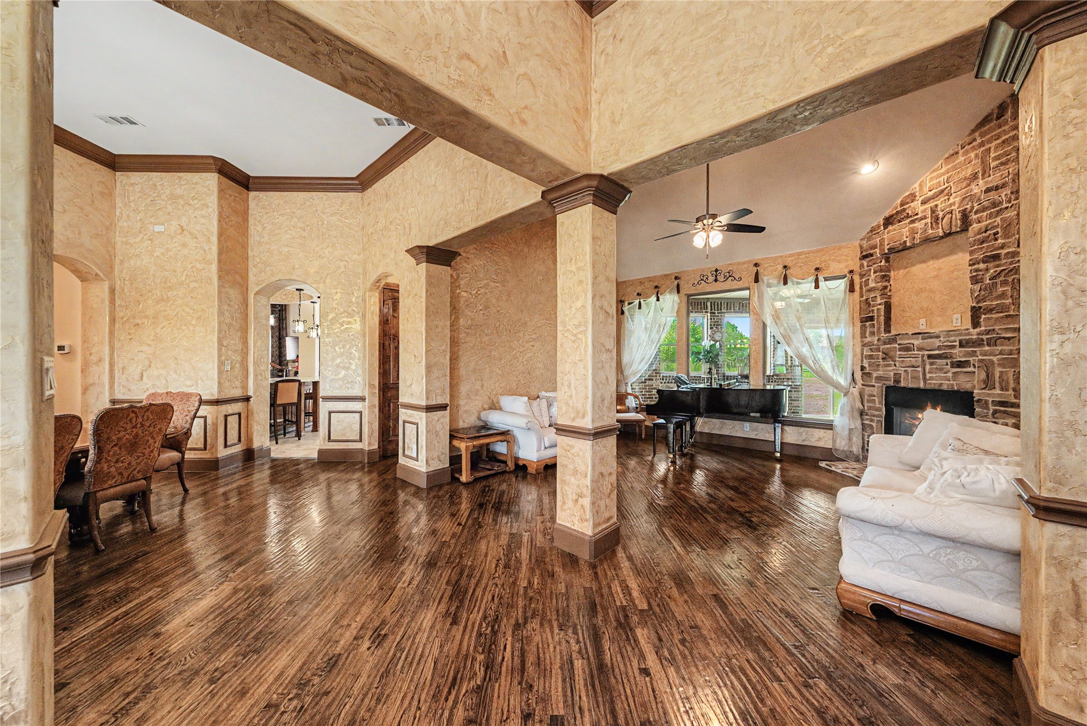 112 Diamond Rose Drive Burleson TX 76028