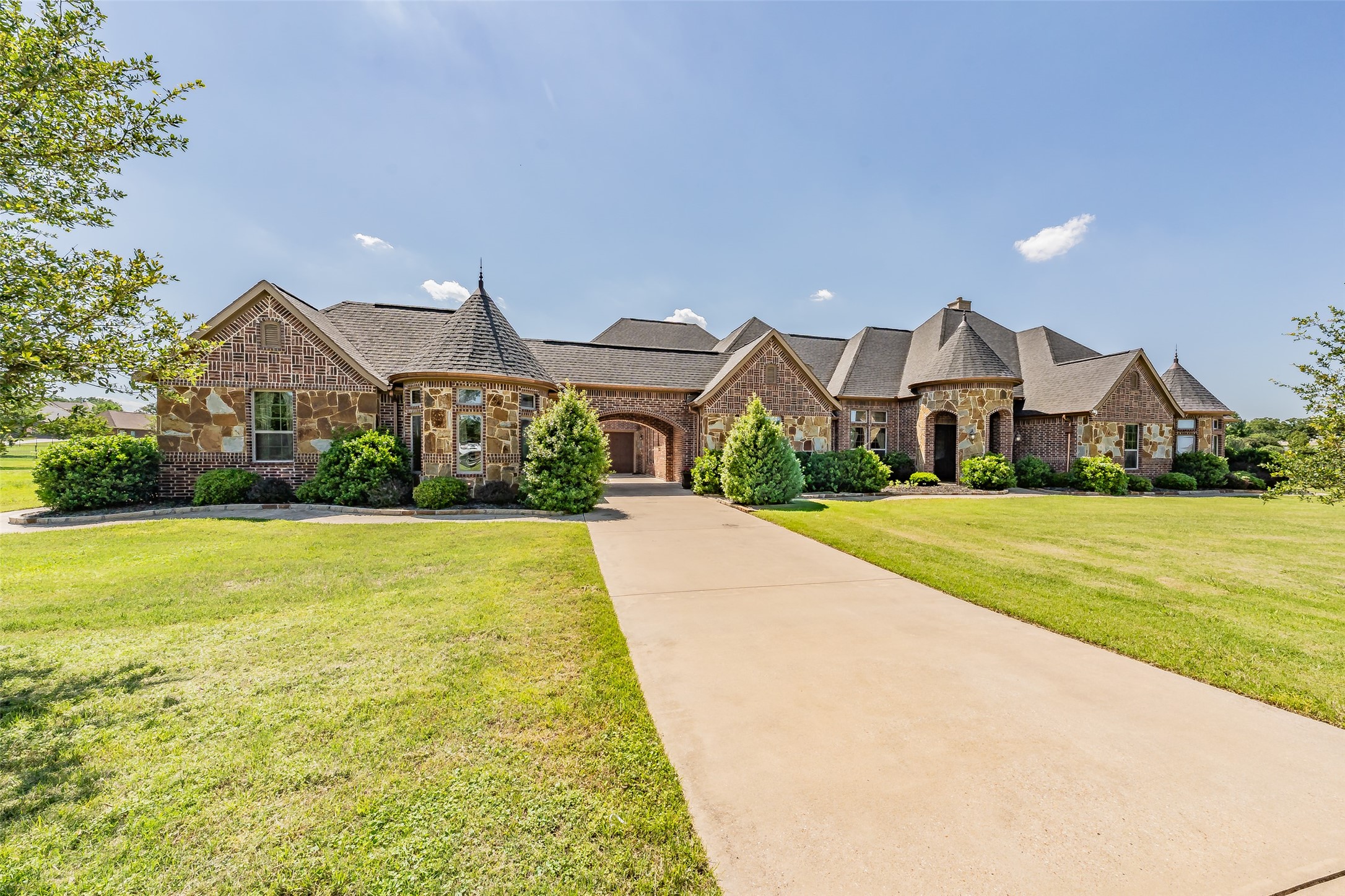 112 Diamond Rose Drive Burleson TX 76028
