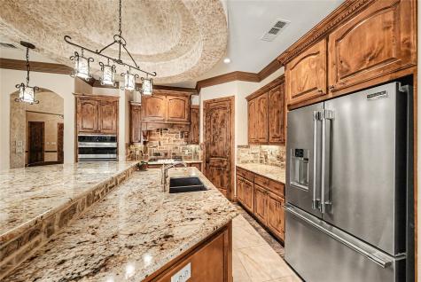 112 Diamond Rose Drive Burleson TX 76028