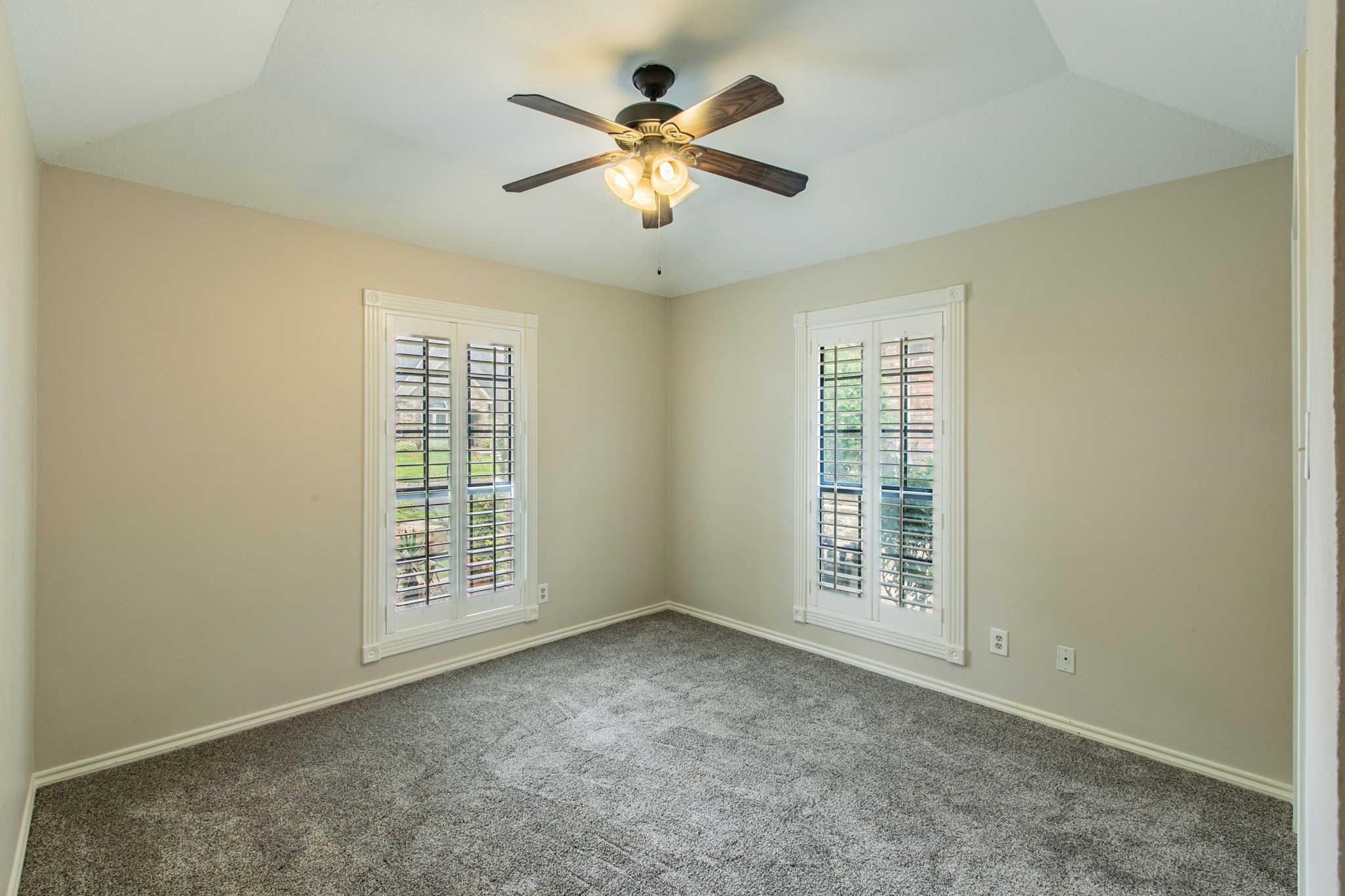 1925 Glenbrook Court Bedford TX 76021