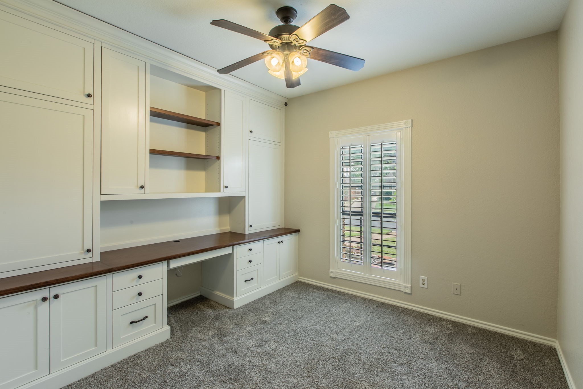 1925 Glenbrook Court Bedford TX 76021