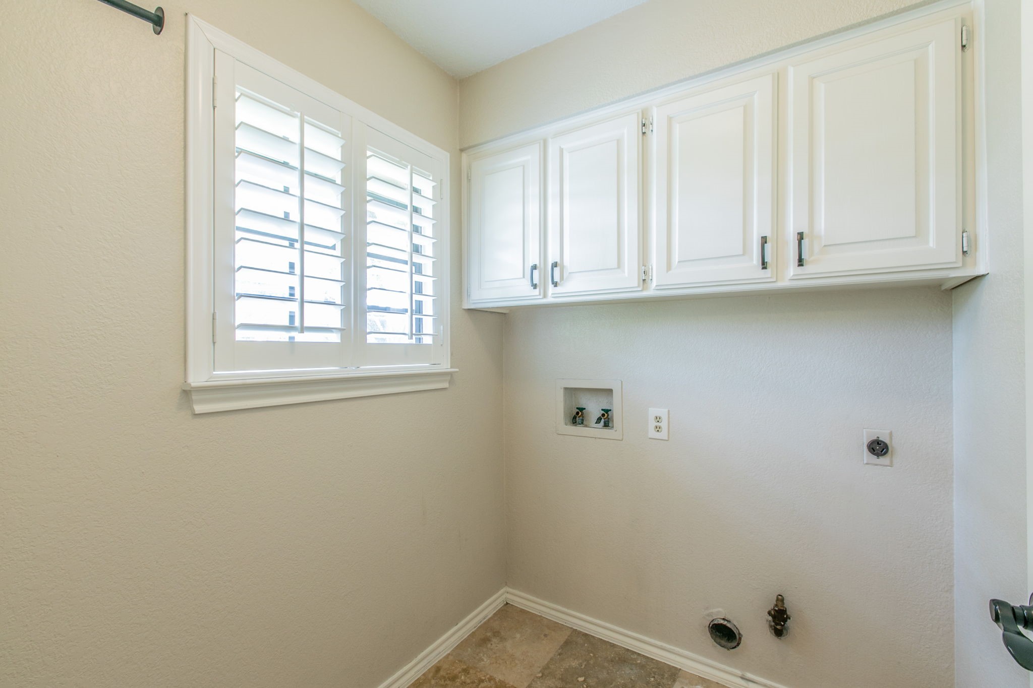 1925 Glenbrook Court Bedford TX 76021
