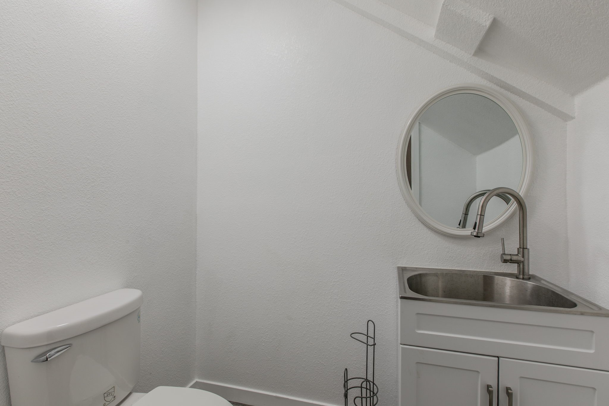 1925 Glenbrook Court Bedford TX 76021