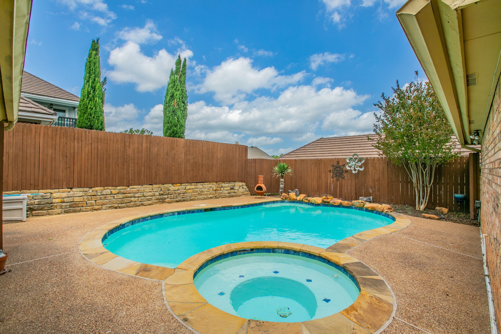 1925 Glenbrook Court Bedford TX 76021