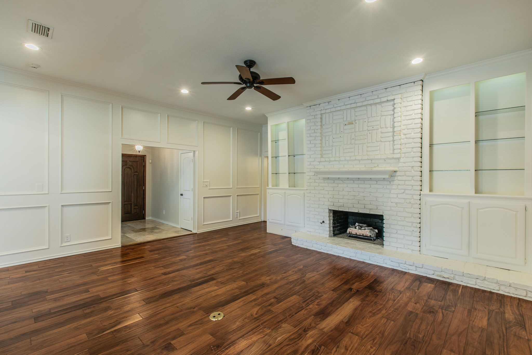 1925 Glenbrook Court Bedford TX 76021