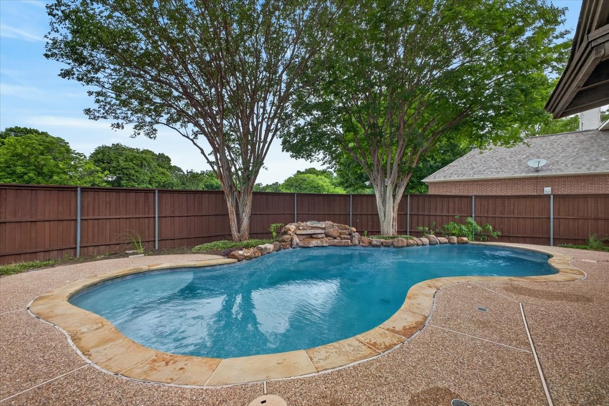 402 Montclair Drive Allen TX 75013