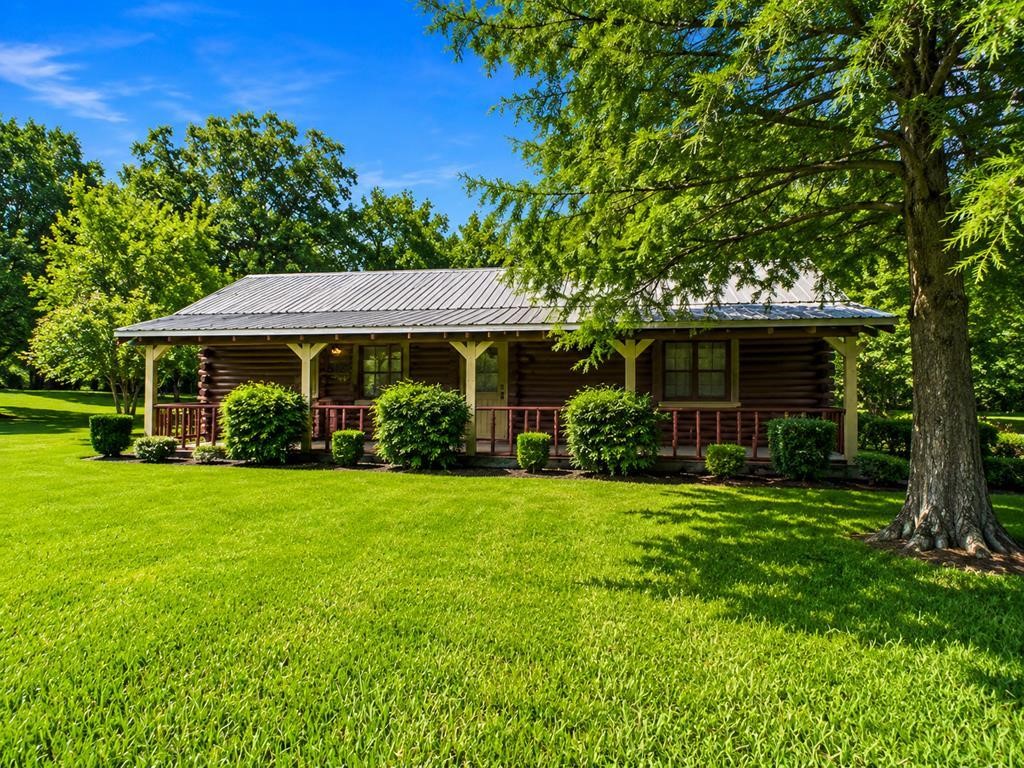 3221 Bandera Street Athens TX 75752