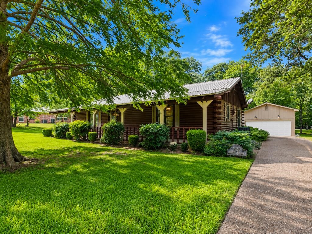 3221 Bandera Street Athens TX 75752